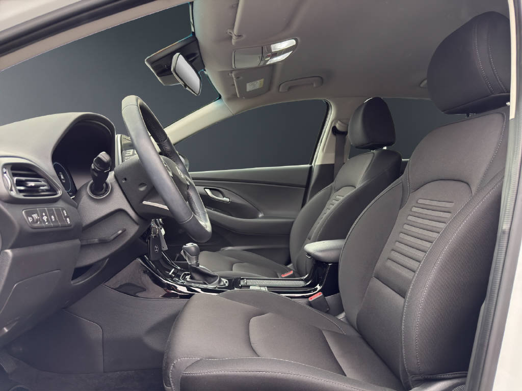 HYUNDAI i30 1.5 T-GDi Amplia, Mild-Hybrid Benzin/Elektro, Vorführwagen, Automat - 7