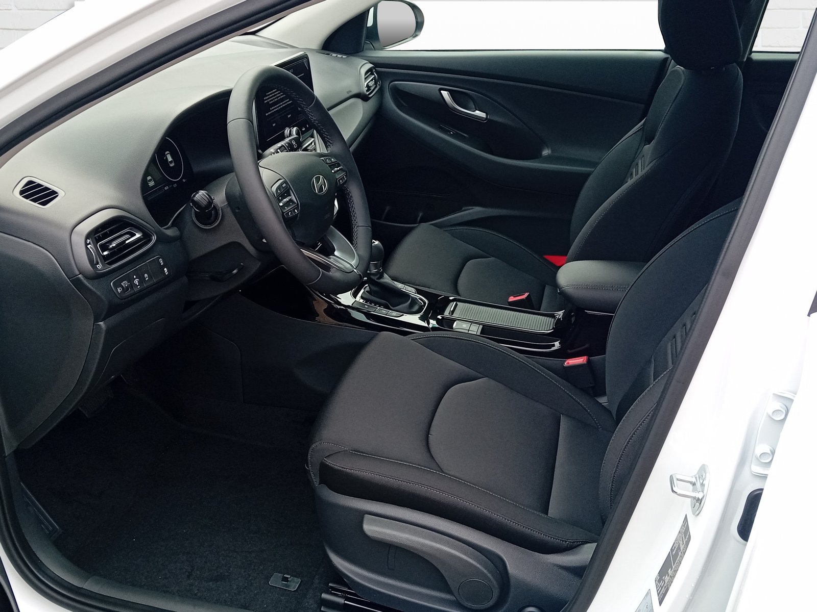 HYUNDAI i30 1.5 T-GDi Amplia, Hybride Léger Essence/Électricité, Voiture de démonstration, Automatique - 6
