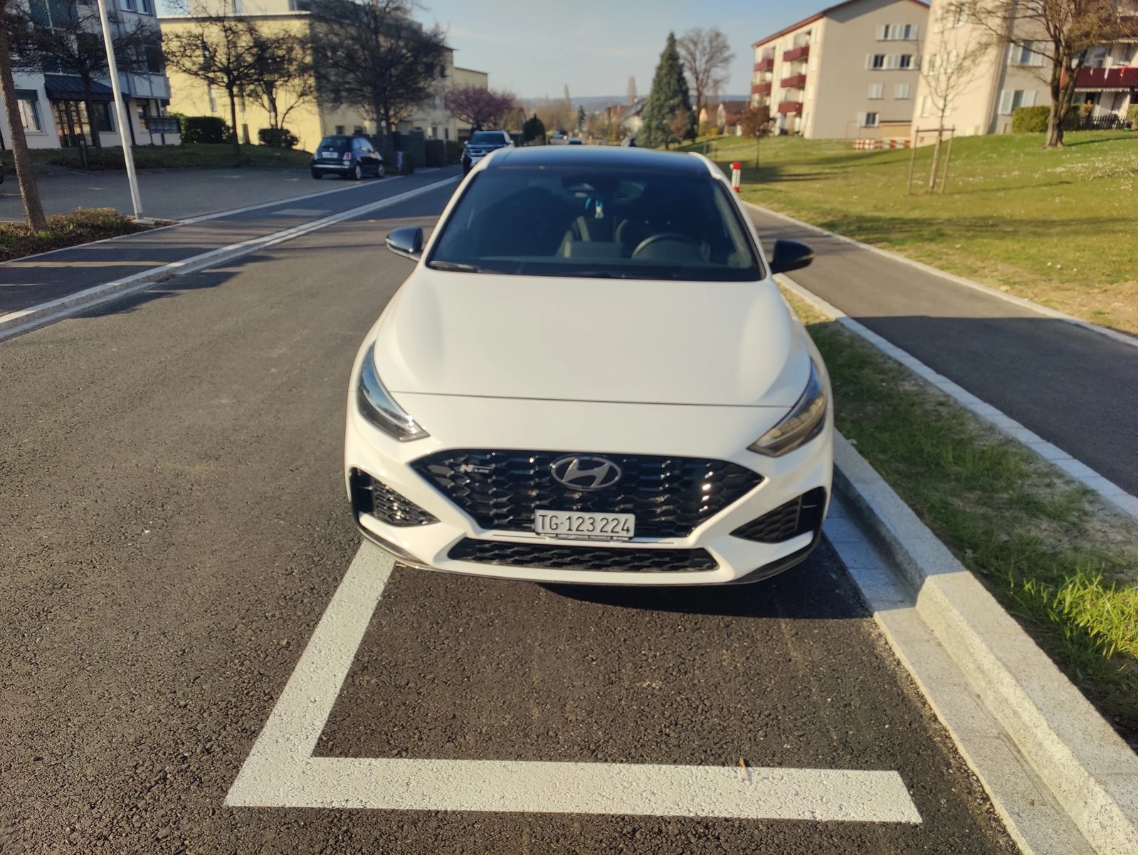 HYUNDAI i30 Fastback 1.5 T-GDi N-Line, Full-Hybrid Petrol/Electric, Ex-demonstrator, Manual - 3