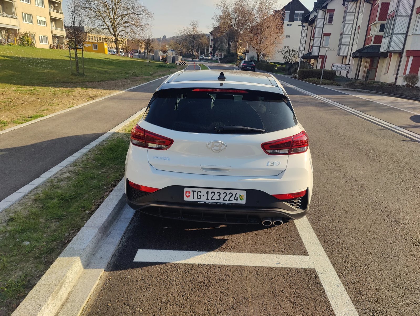 HYUNDAI i30 Fastback 1.5 T-GDi N-Line, Full-Hybrid Petrol/Electric, Ex-demonstrator, Manual - 5