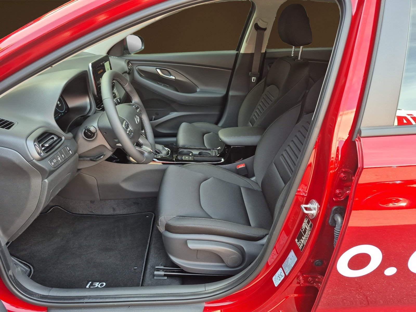 HYUNDAI i30 1.5 T-GDi Amplia, Mild-Hybrid Benzin/Elektro, Vorführwagen, Automatik - 6