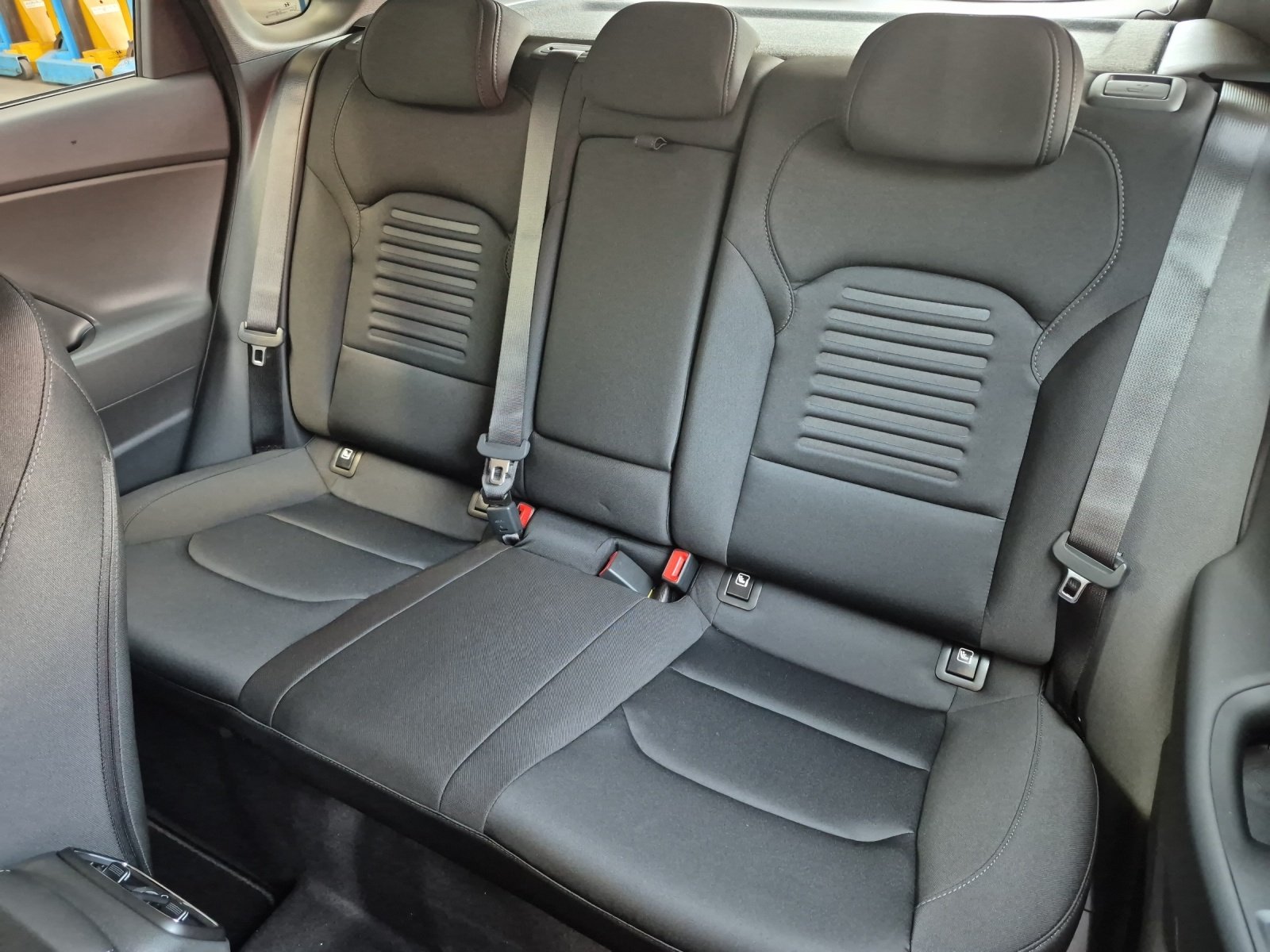 HYUNDAI i30 1.5 T-GDi Amplia, Mild-Hybrid Benzin/Elektro, Vorführwagen, Automatik - 7