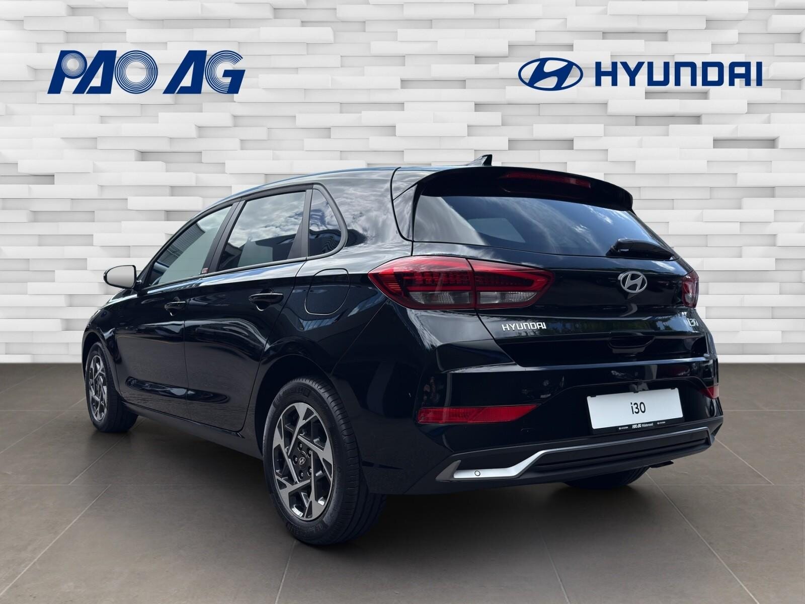 HYUNDAI i30 1.5 T-GDi Amplia, Mild-Hybrid Petrol/Electric, Ex-demonstrator, Automatic - 3