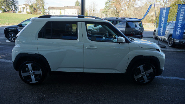 HYUNDAI Inster 49kWh Vertex, Ex-demonstrator, Automatic - 4