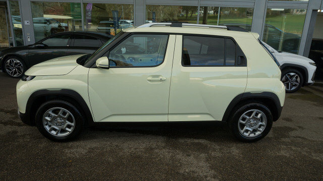 HYUNDAI Inster 49kWh Amplia, Ex-demonstrator, Automatic - 3