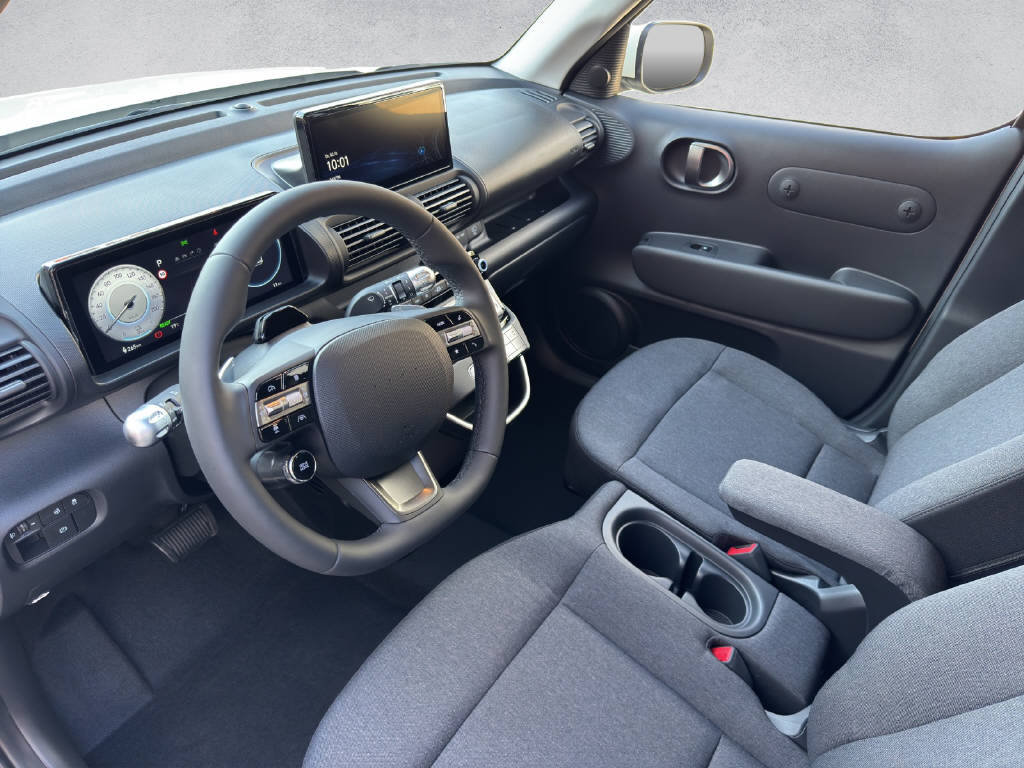 HYUNDAI Inster Electric Amplia, Electric, Ex-demonstrator, Automatic - 4