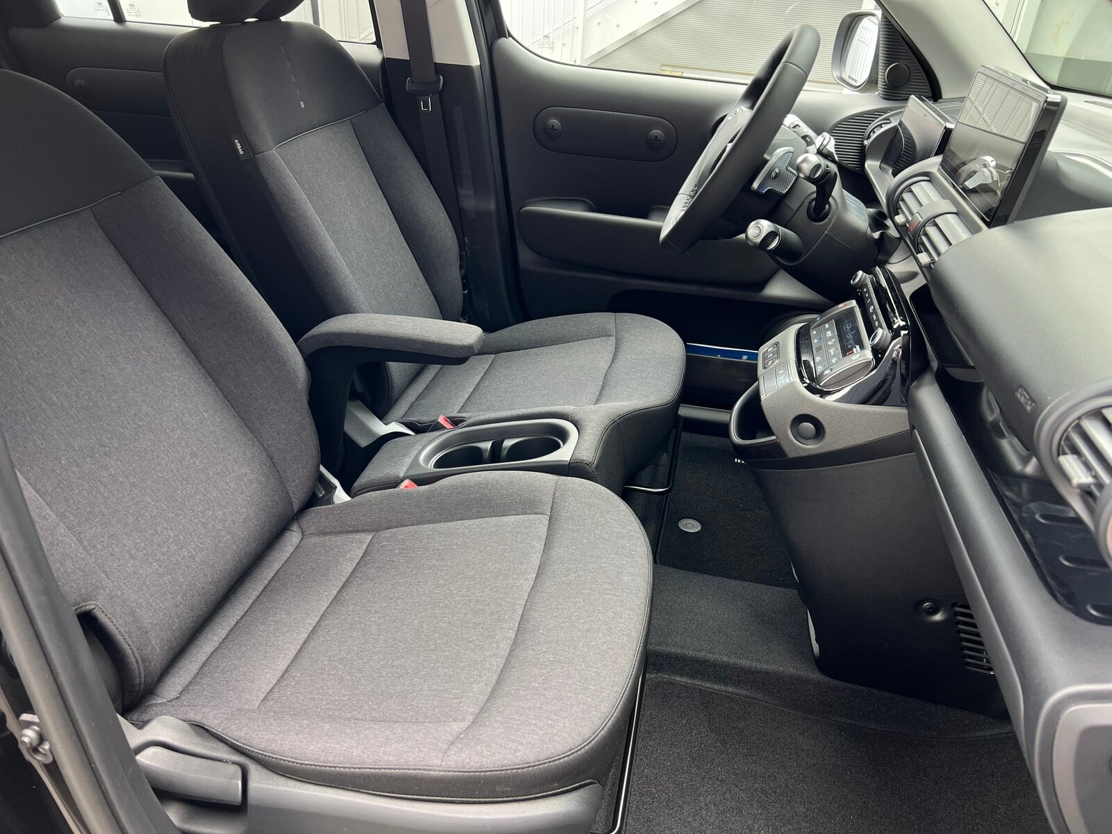 HYUNDAI Inster 49kWh Amplia, Elektro, Vorführwagen, Automatik - 7