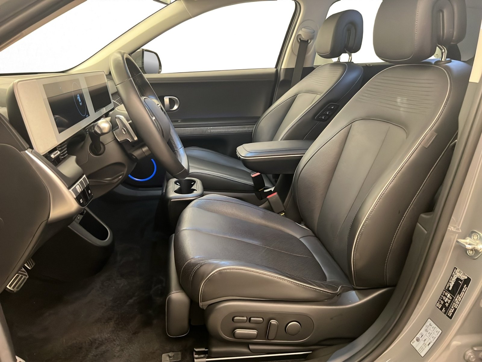 HYUNDAI Ioniq 5 First Edition 4WD, Electric, Second hand / Used, Automatic - 5