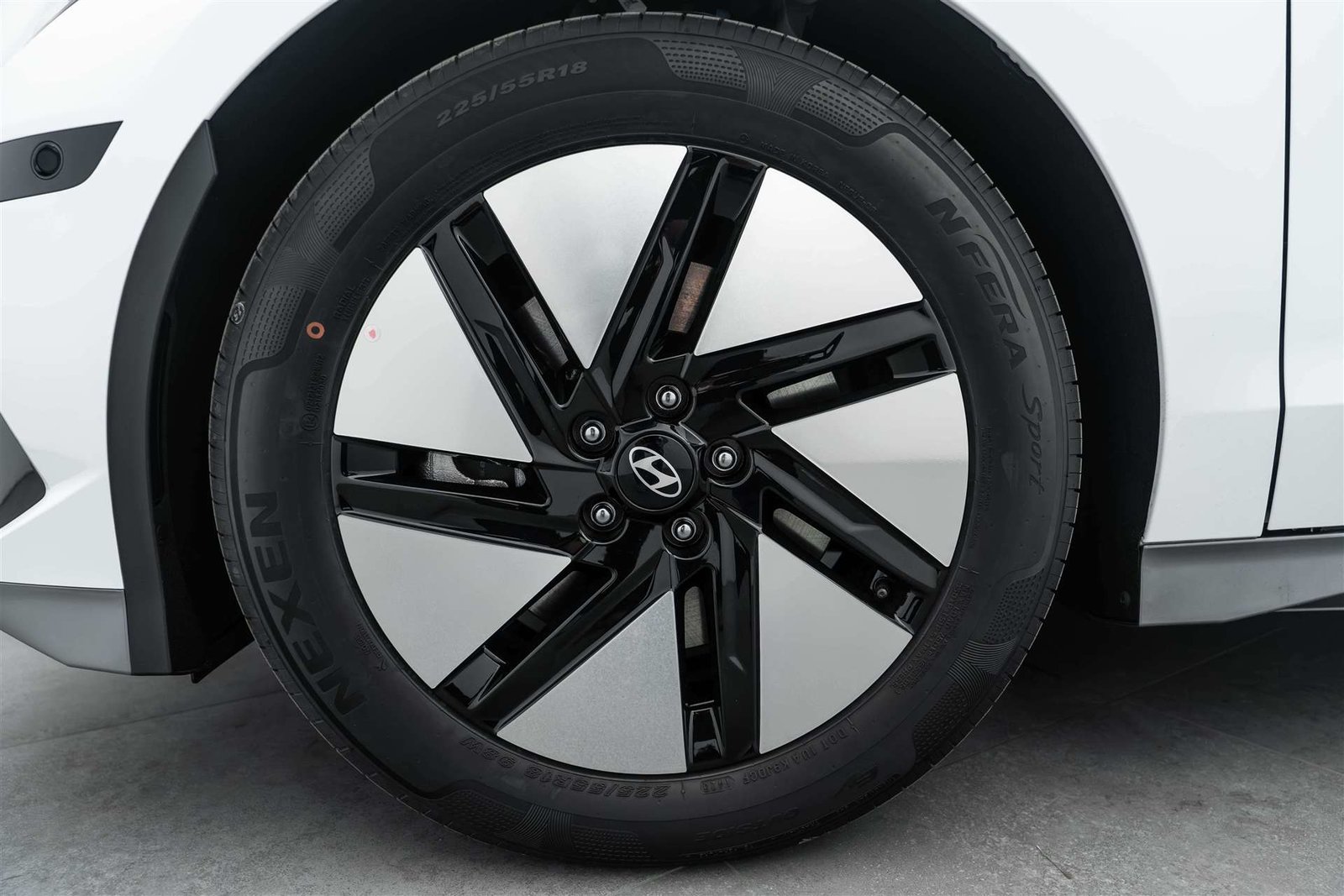 HYUNDAI Ioniq 6 77kWh Plus Line 325PS 4WD Automat, Elettrica, Auto nuove, Automatico - 6