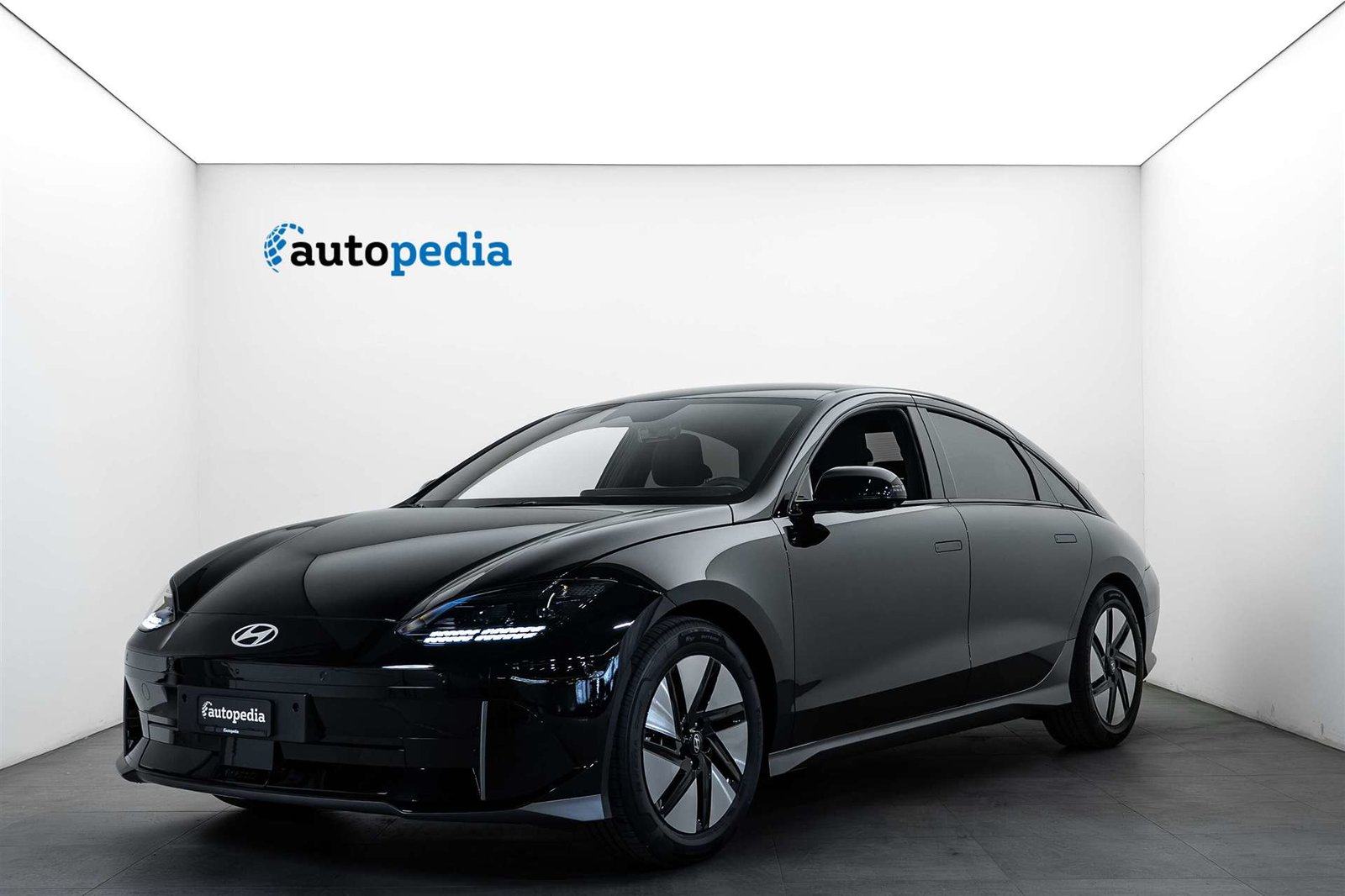 HYUNDAI Ioniq 6 77kWh Plus Line 325PS 4WD Automat