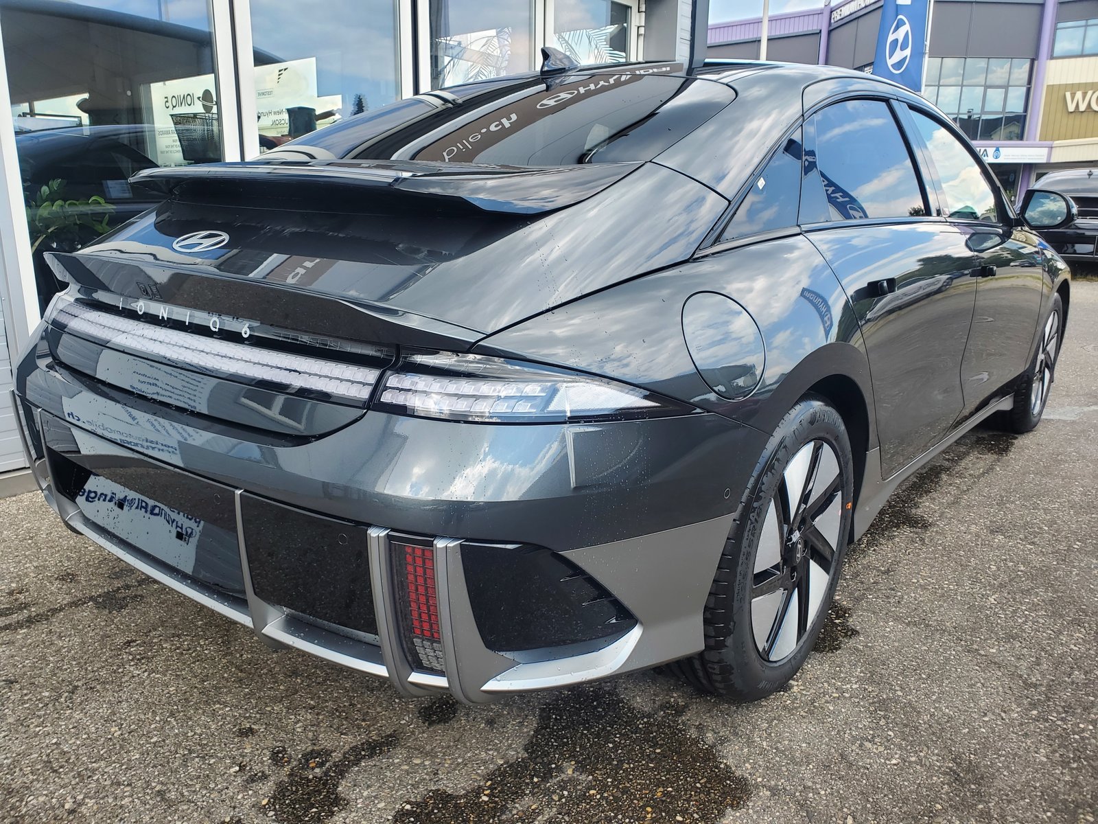 HYUNDAI Ioniq 6 77kWh Launch Edition 4WD, Electric, Second hand / Used, Automatic - 5