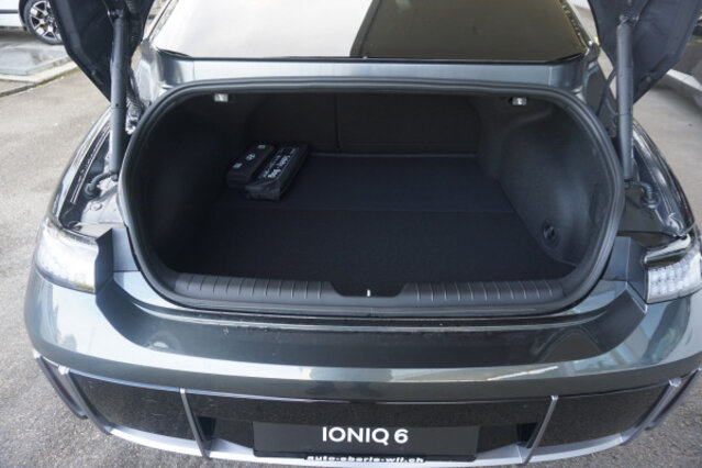 HYUNDAI Ioniq 6 77kWh Launch 4WD, Second hand / Used, Automatic - 5