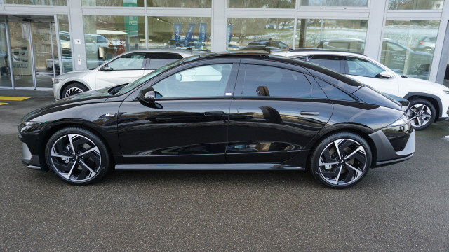 HYUNDAI Ioniq 6 84kWh N Line 4WD, Ex-demonstrator, Automatic - 3