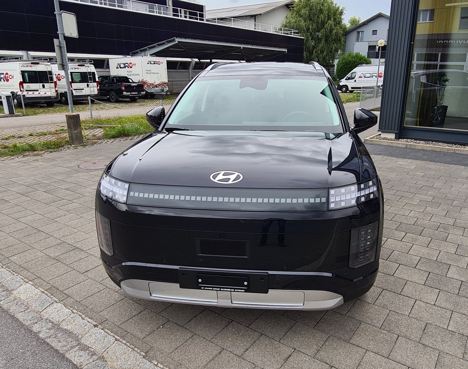HYUNDAI Ioniq 9 110kWh Amplia 4WD