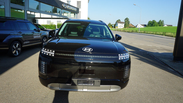 HYUNDAI Ioniq 9 110kWh Vertex 4WD, Ex-demonstrator, Automatic - 2