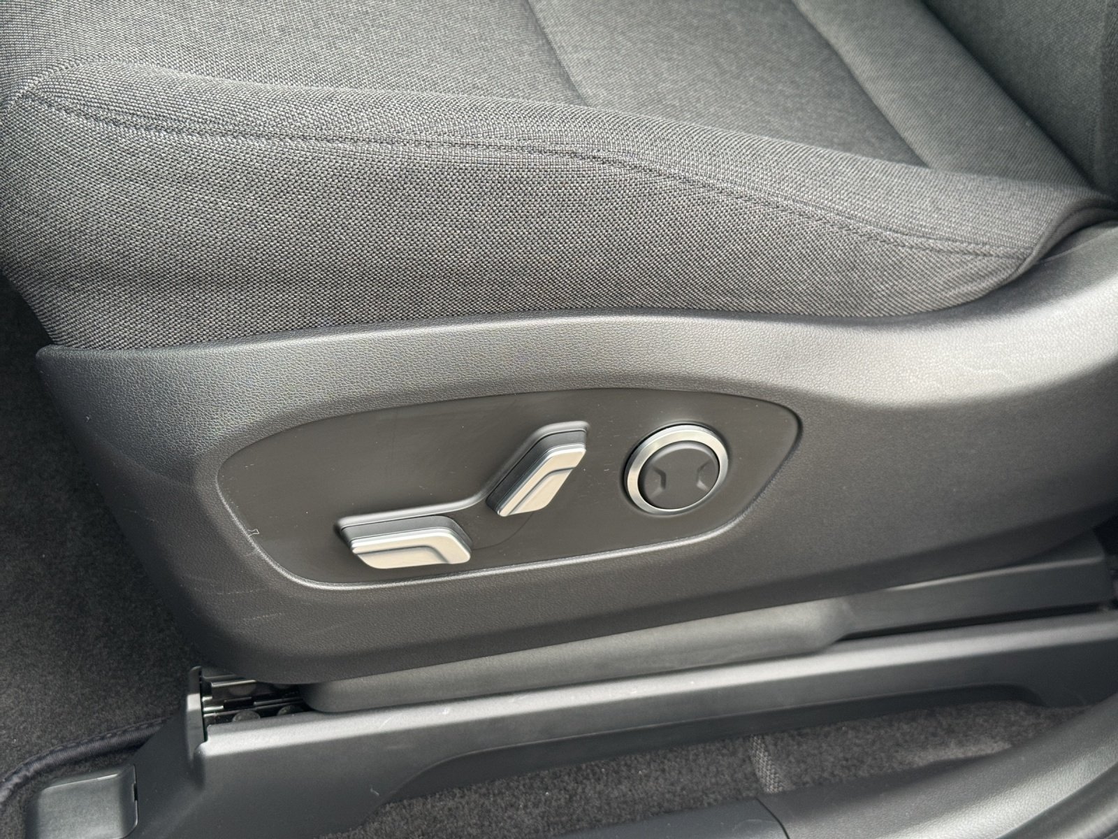 HYUNDAI Ioniq 9 110kWh Amplia 4WD, Elektro, Occasion / Gebraucht, Automatik - 6
