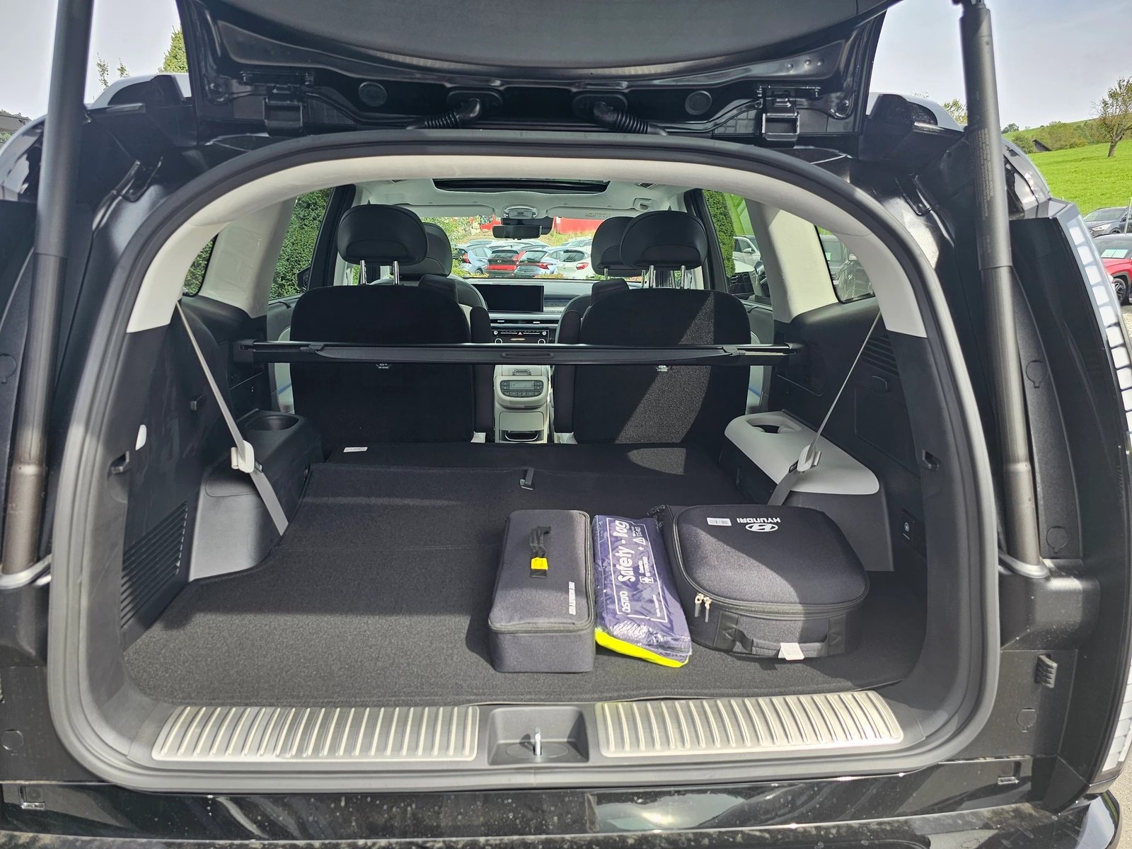 HYUNDAI Ioniq 9 110kWh Vertex Caligraphy 4WD, Electric, Ex-demonstrator, Automatic - 7