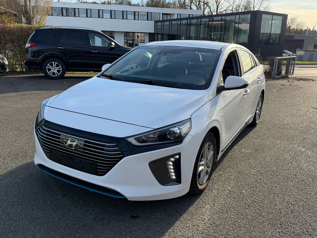 HYUNDAI Ioniq 1.6 GDi HEV Launch DCT