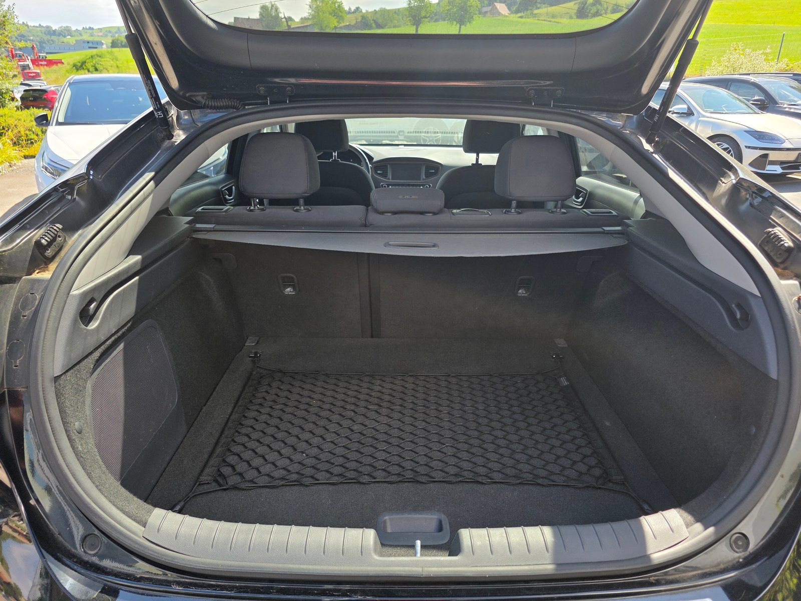 HYUNDAI Ioniq Launch, Elektro, Occasion / Gebraucht, Automatik - 7