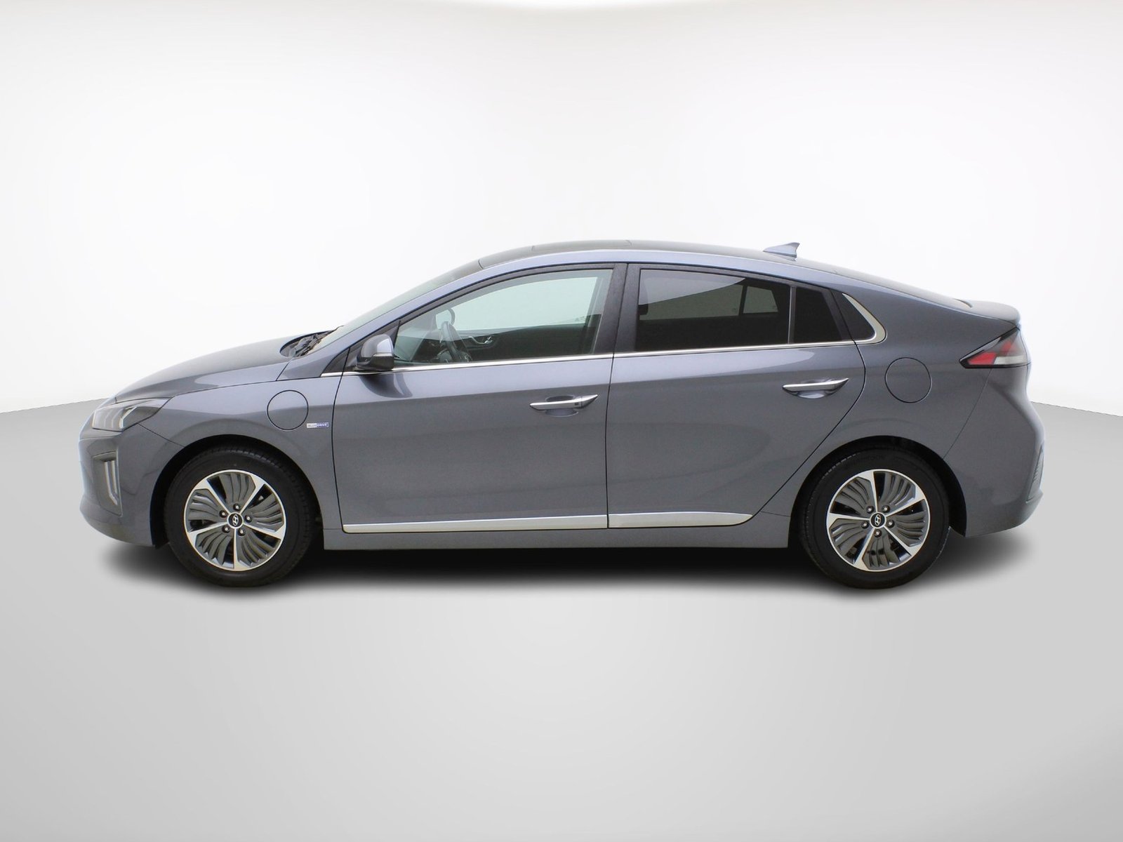 HYUNDAI Ioniq 1.6 GDi PiH Launch Plus, Plug-in-Hybrid Petrol/Electric, Second hand / Used, Automatic - 3
