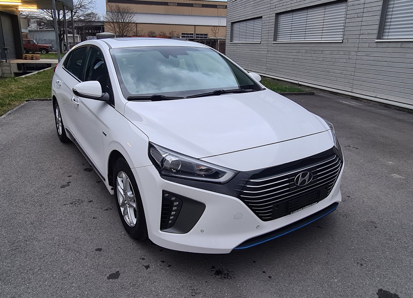 HYUNDAI Ioniq 1.6 GDi HEV Launch Plus DCT, Full-Hybrid Petrol/Electric, Second hand / Used, Automatic - 2