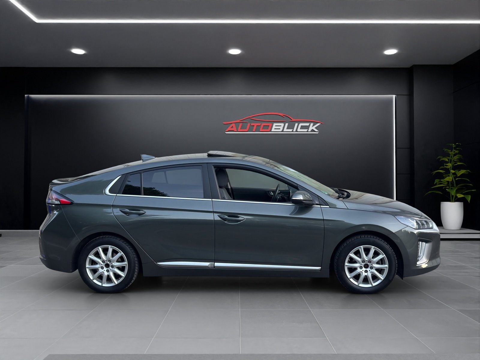 HYUNDAI IONIQ * Frisch ab MFK, Service Garantie 1. Hand, T, Plug-in-Hybrid Benzin/Elektro, Occasion / Gebraucht, Automatik - 7
