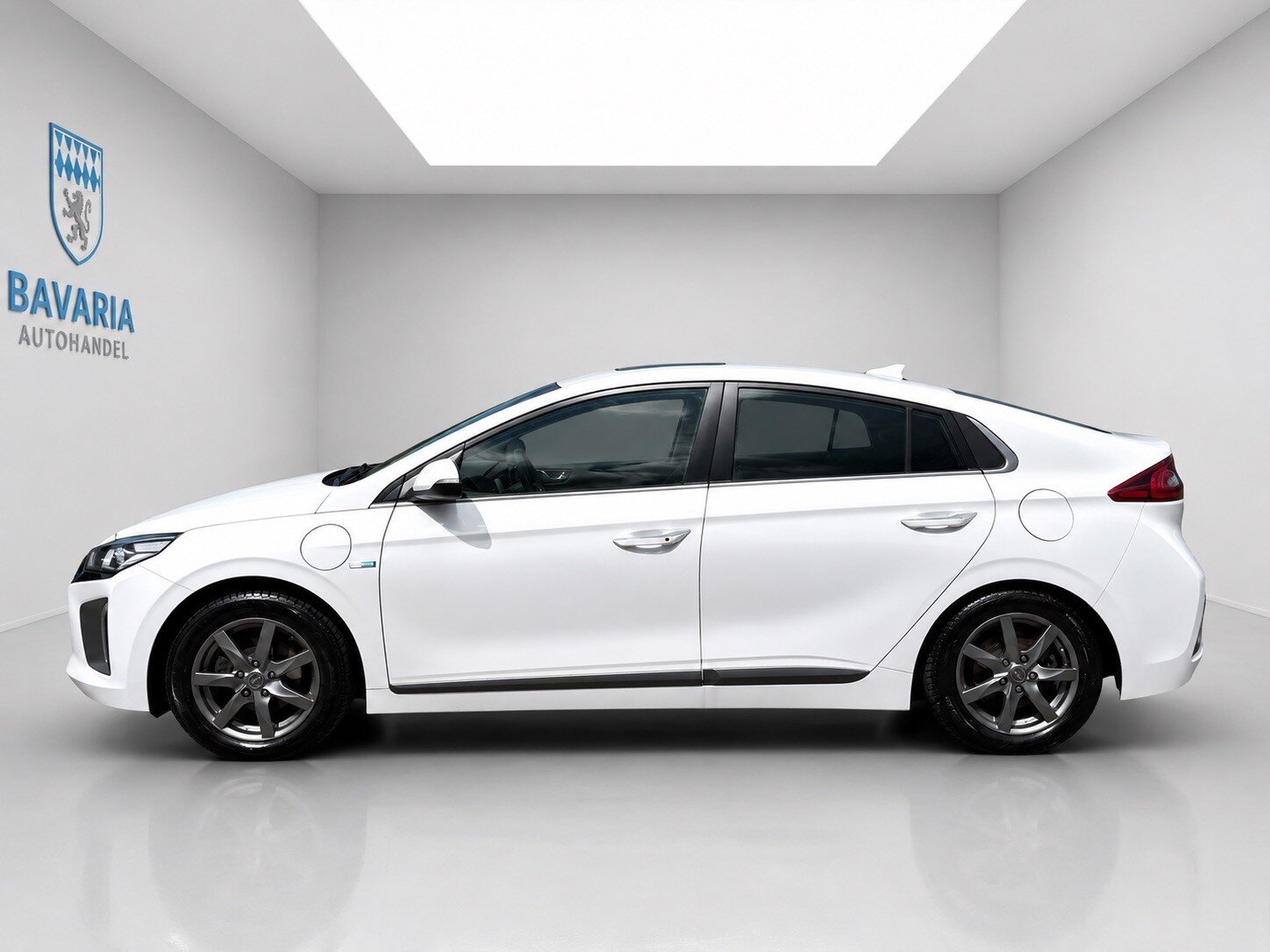 HYUNDAI Ioniq 1.6 GDi Plug in Hybrid Launch Plus DCT, Plug-in-Hybrid Petrol/Electric, Second hand / Used, Automatic - 3