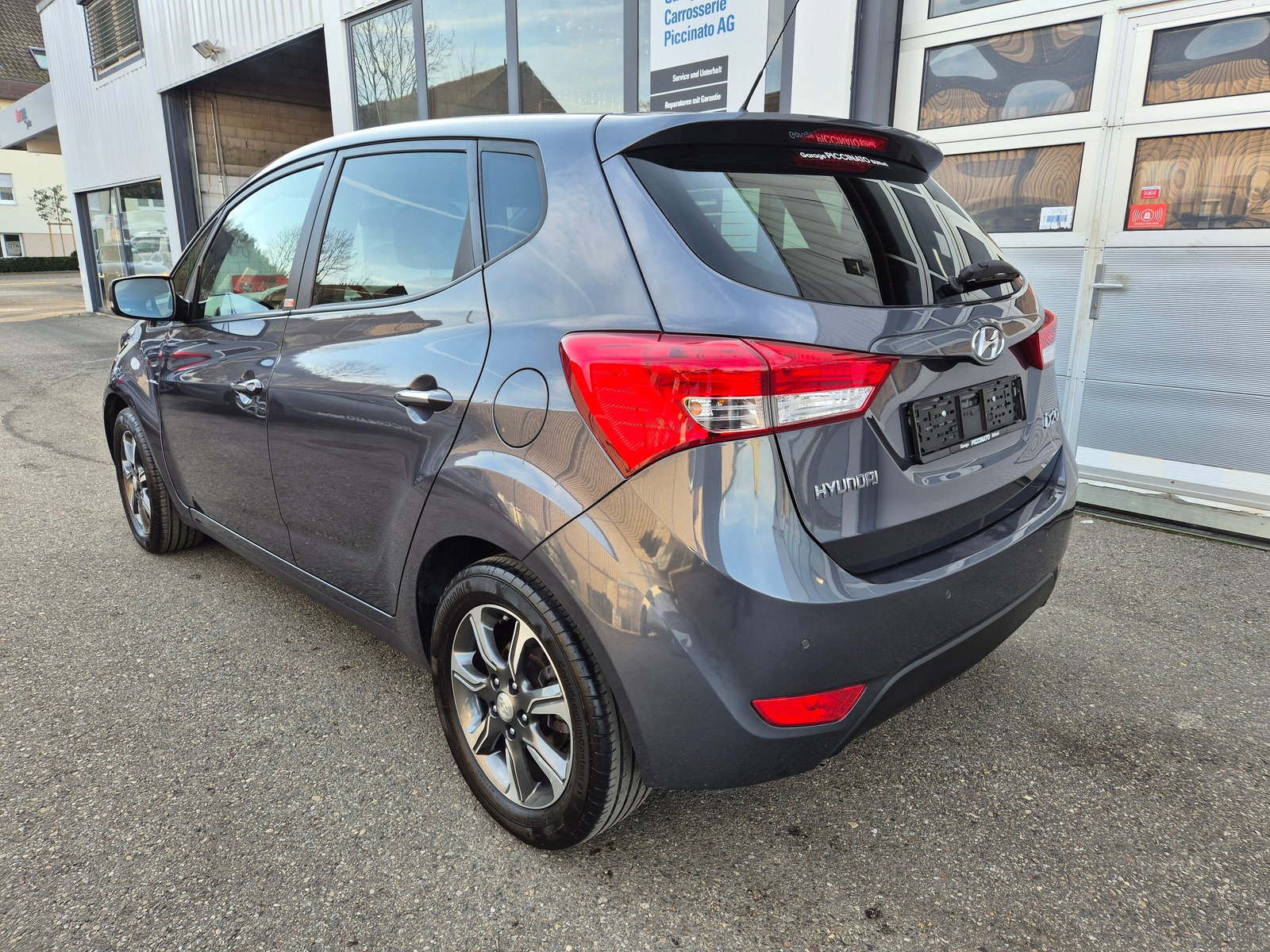 HYUNDAI iX20 1.6 Amplia Automatic, Benzin, Occasion / Gebraucht, Automatik - 3