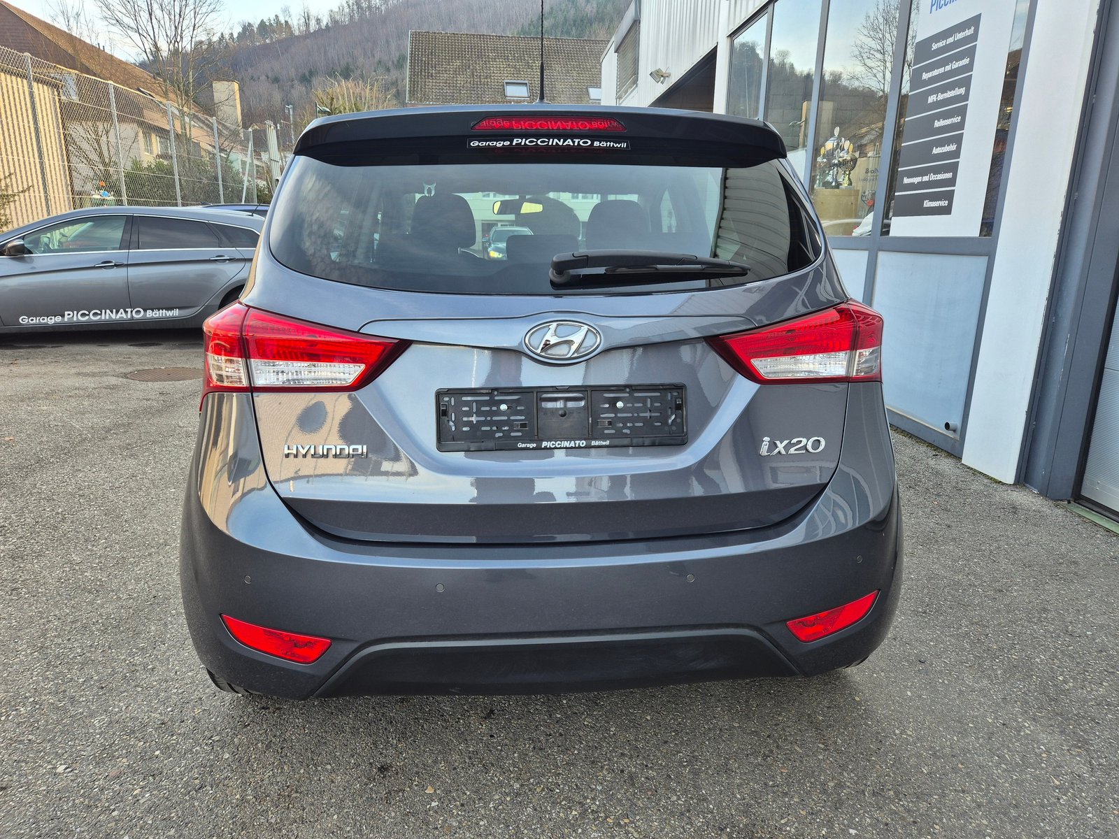 HYUNDAI iX20 1.6 Amplia Automatic, Benzin, Occasion / Gebraucht, Automatik - 4