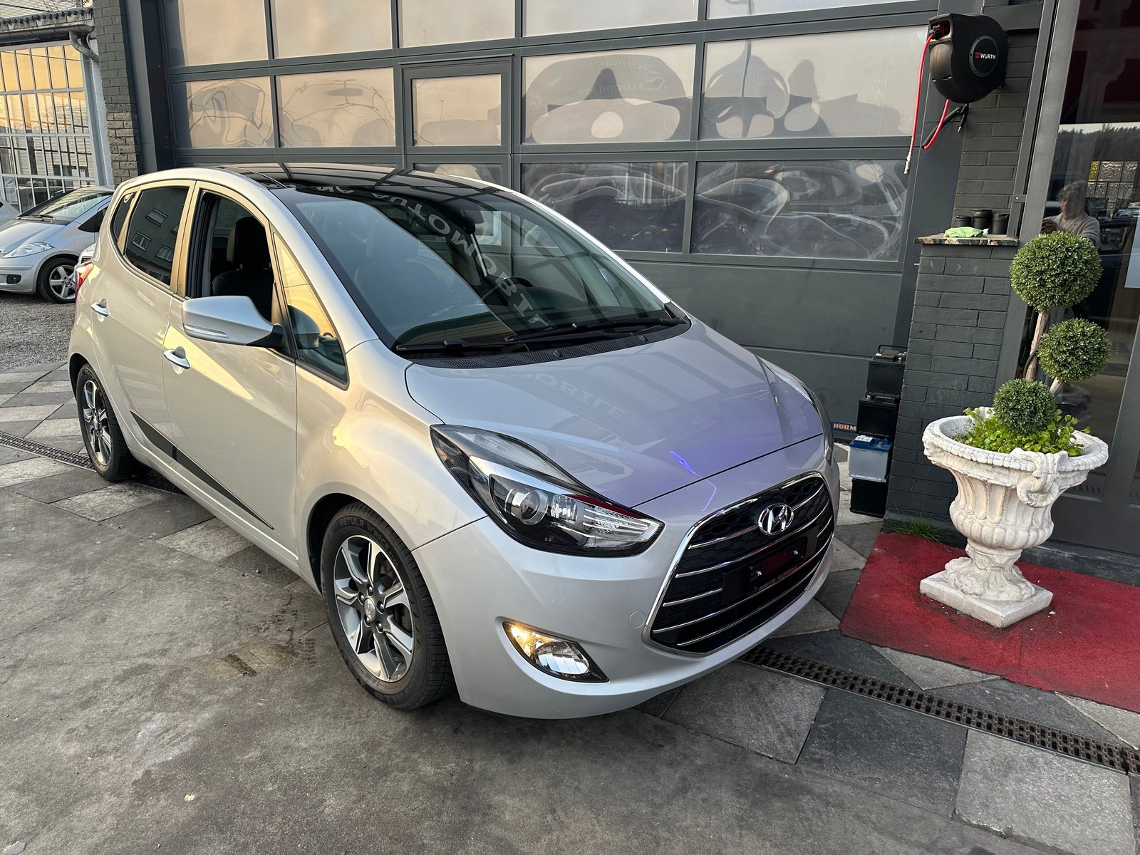 HYUNDAI iX20 1.6 Vertex Automatic, Benzin, Occasion / Gebraucht, Automatik - 3