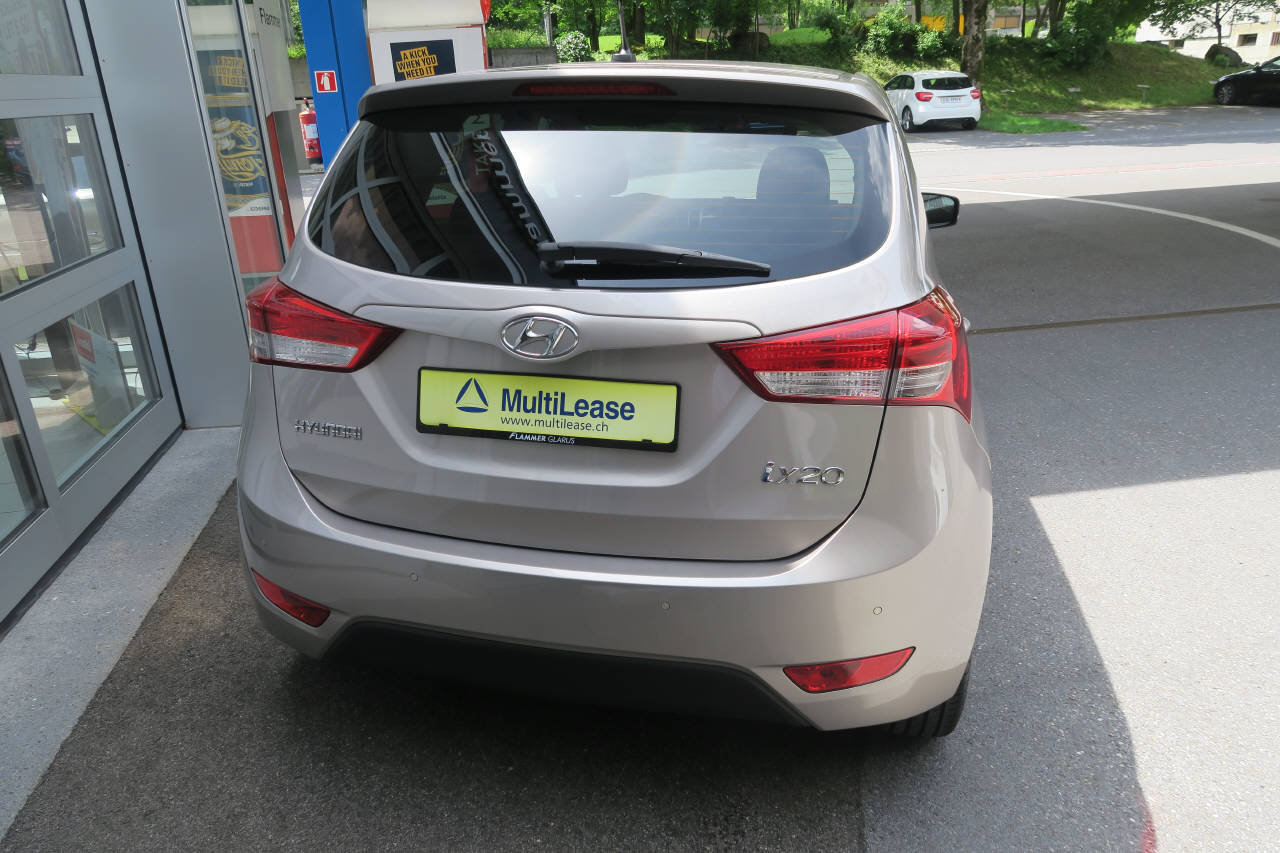 HYUNDAI ix20 1.6 Amplia, Benzin, Occasion / Gebraucht, Automatik - 3