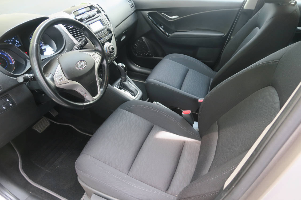 HYUNDAI ix20 1.6 Amplia, Benzin, Occasion / Gebraucht, Automatik - 4