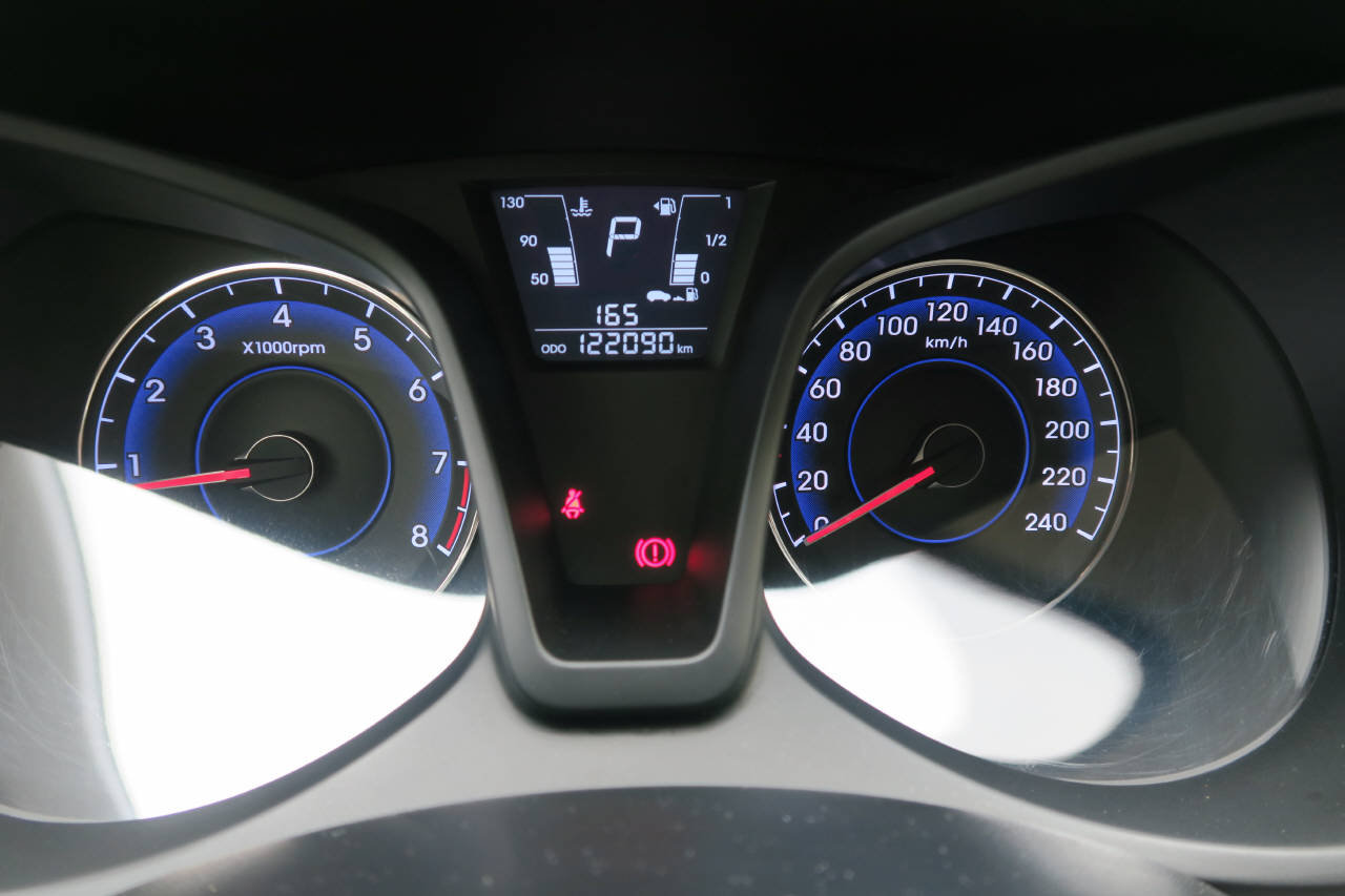 HYUNDAI ix20 1.6 Amplia, Benzin, Occasion / Gebraucht, Automatik - 7