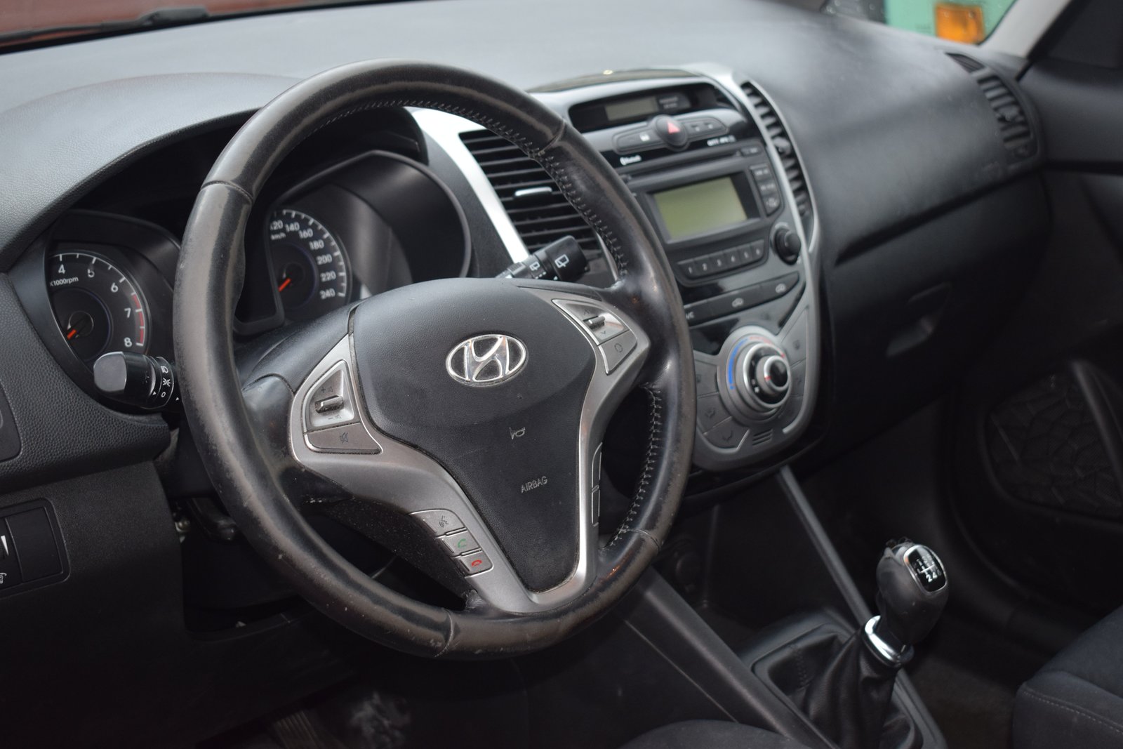 HYUNDAI iX20 1.6 Premium, Benzin, Occasion / Gebraucht, Handschaltung - 6
