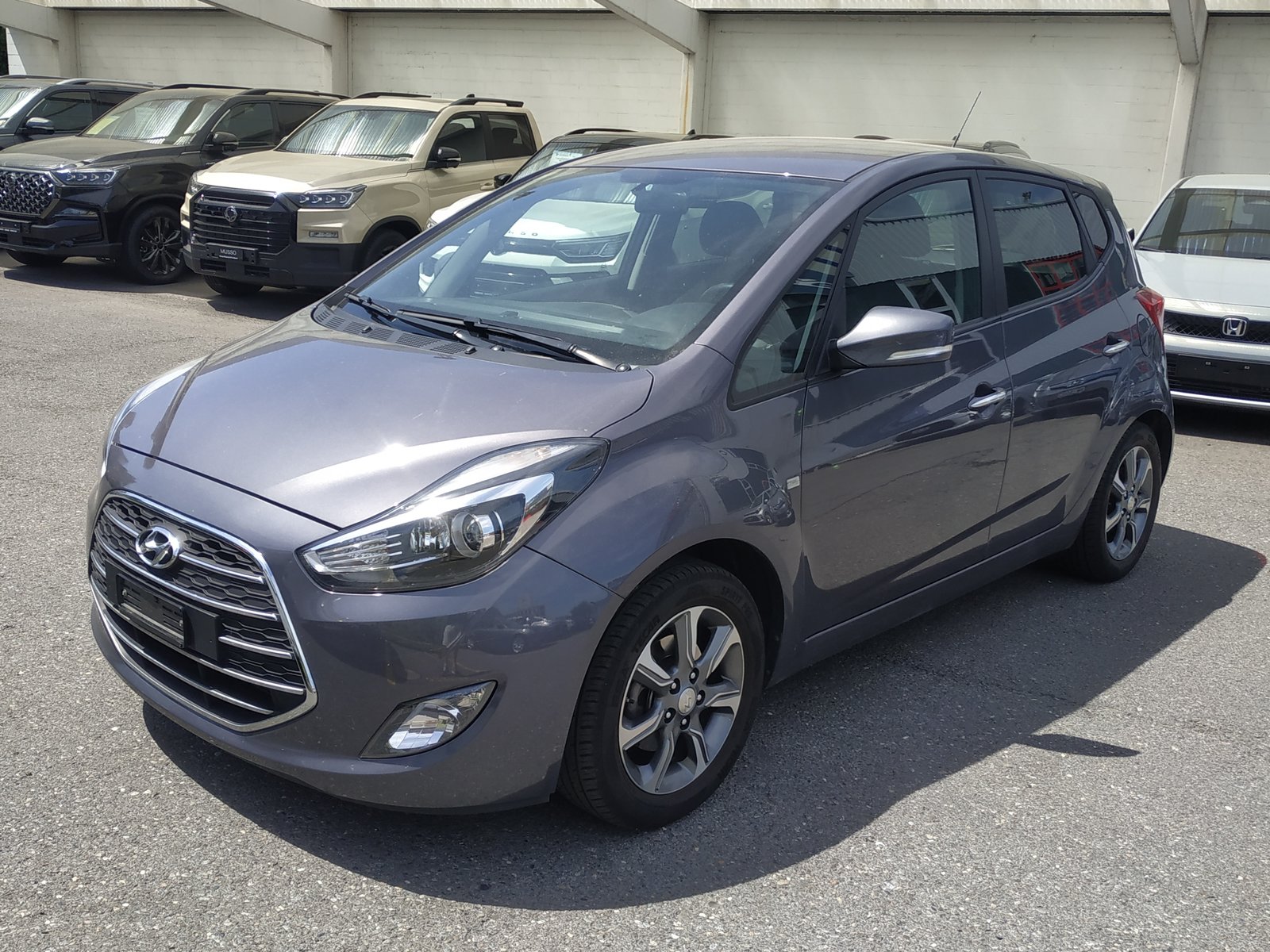 HYUNDAI iX20 1.6 CRDi Amplia, Diesel, Occasion / Utilisé, Manuelle - 3
