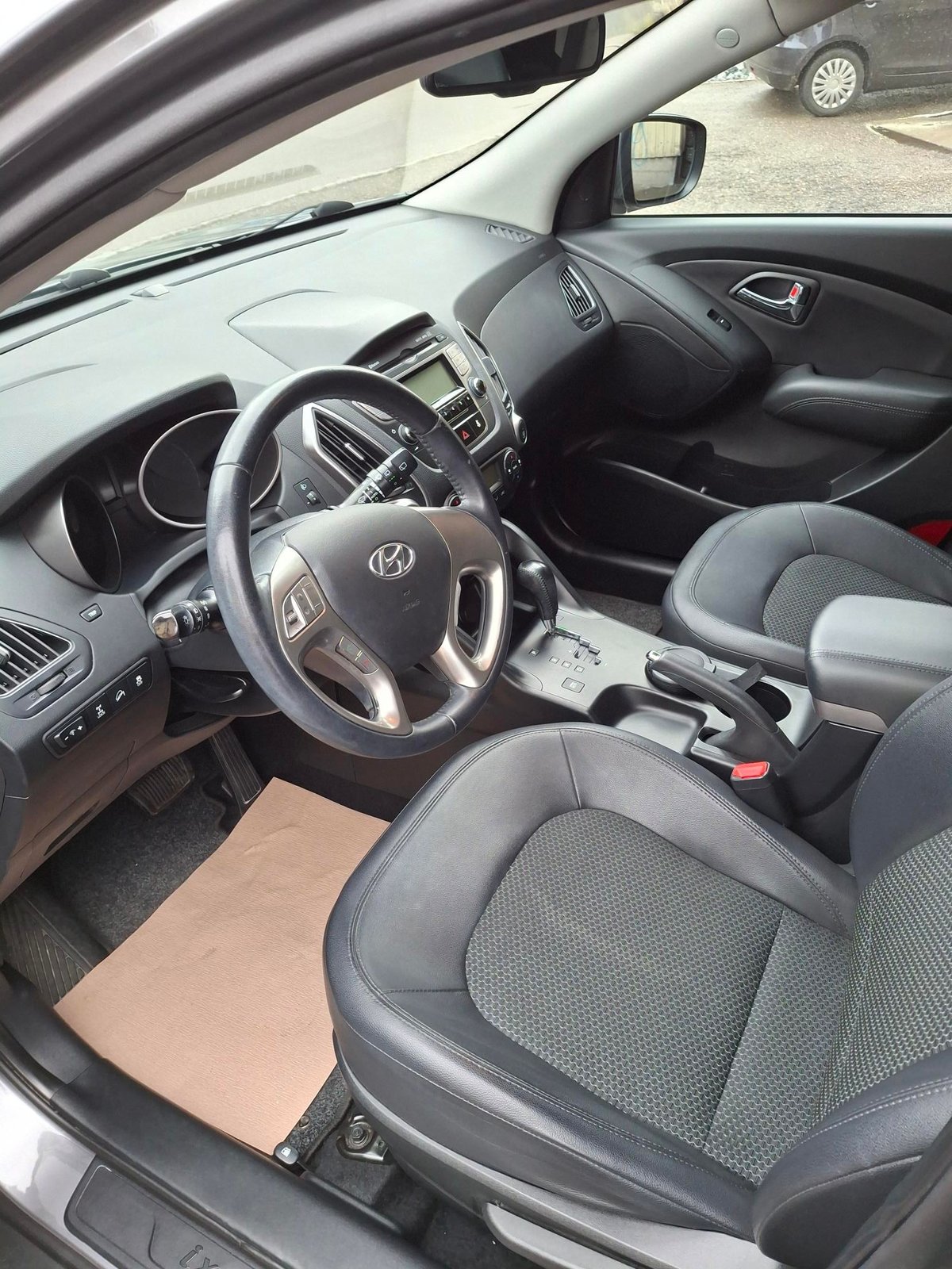 HYUNDAI iX 35 2.0 CRDi Premium 4WD Automatic, Diesel, Occasion / Utilisé, Automatique - 4
