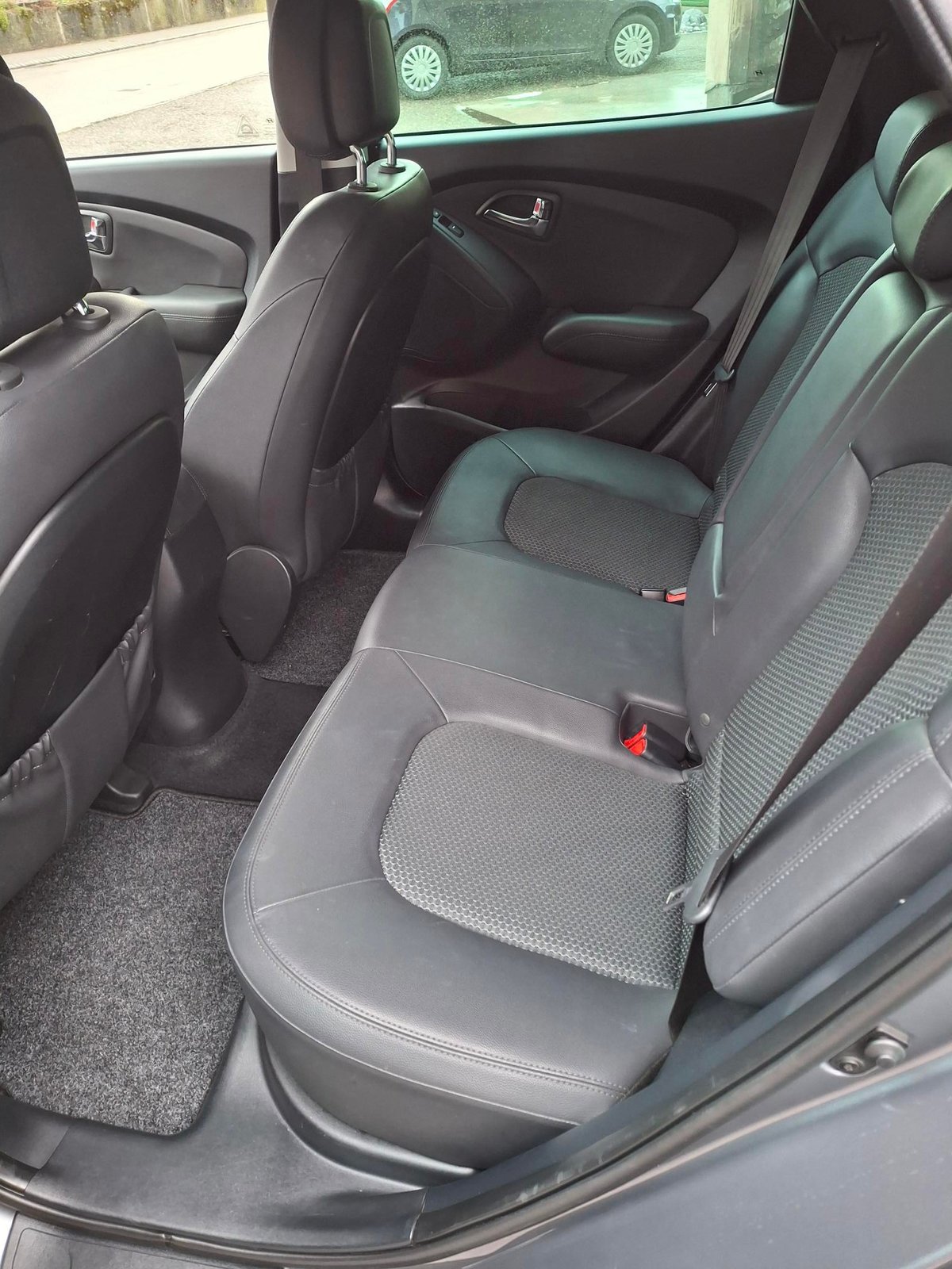 HYUNDAI iX 35 2.0 CRDi Premium 4WD Automatic, Diesel, Occasion / Utilisé, Automatique - 6