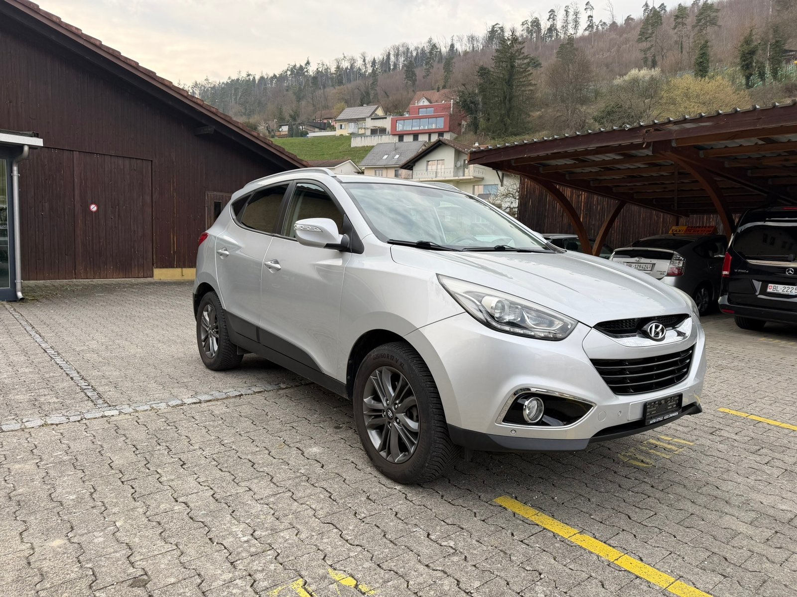 HYUNDAI iX 35 2.0 CRDi Style 4WD, Diesel, Second hand / Used, Manual - 3