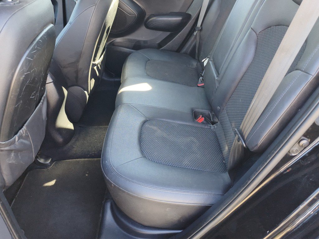 HYUNDAI ix35 2.0 Comfort 4WD, Petrol, Second hand / Used, Manual - 4