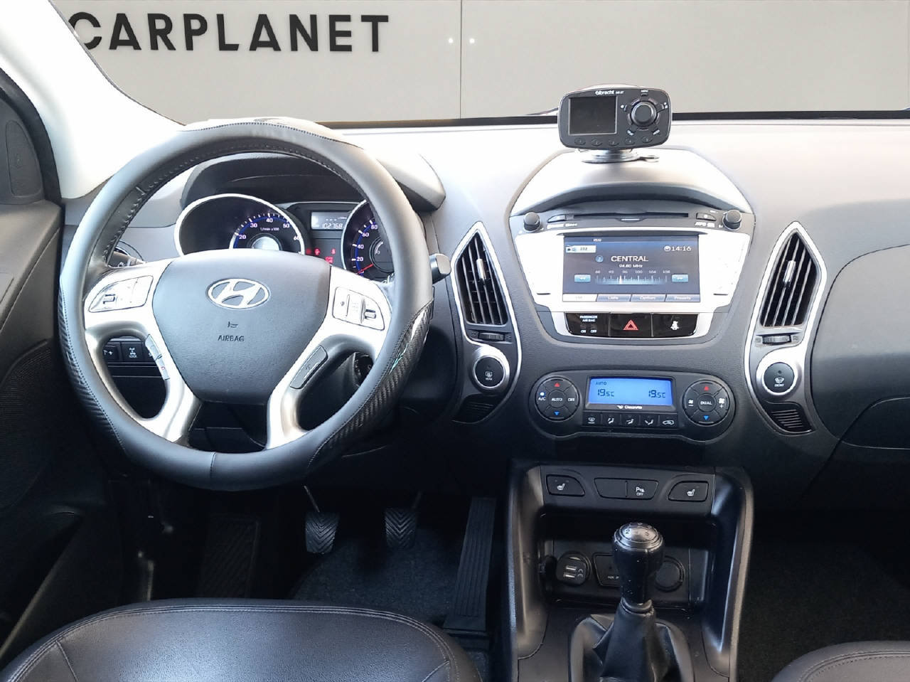HYUNDAI ix35 2.0 Style 4WD, Petrol, Second hand / Used, Manual - 5