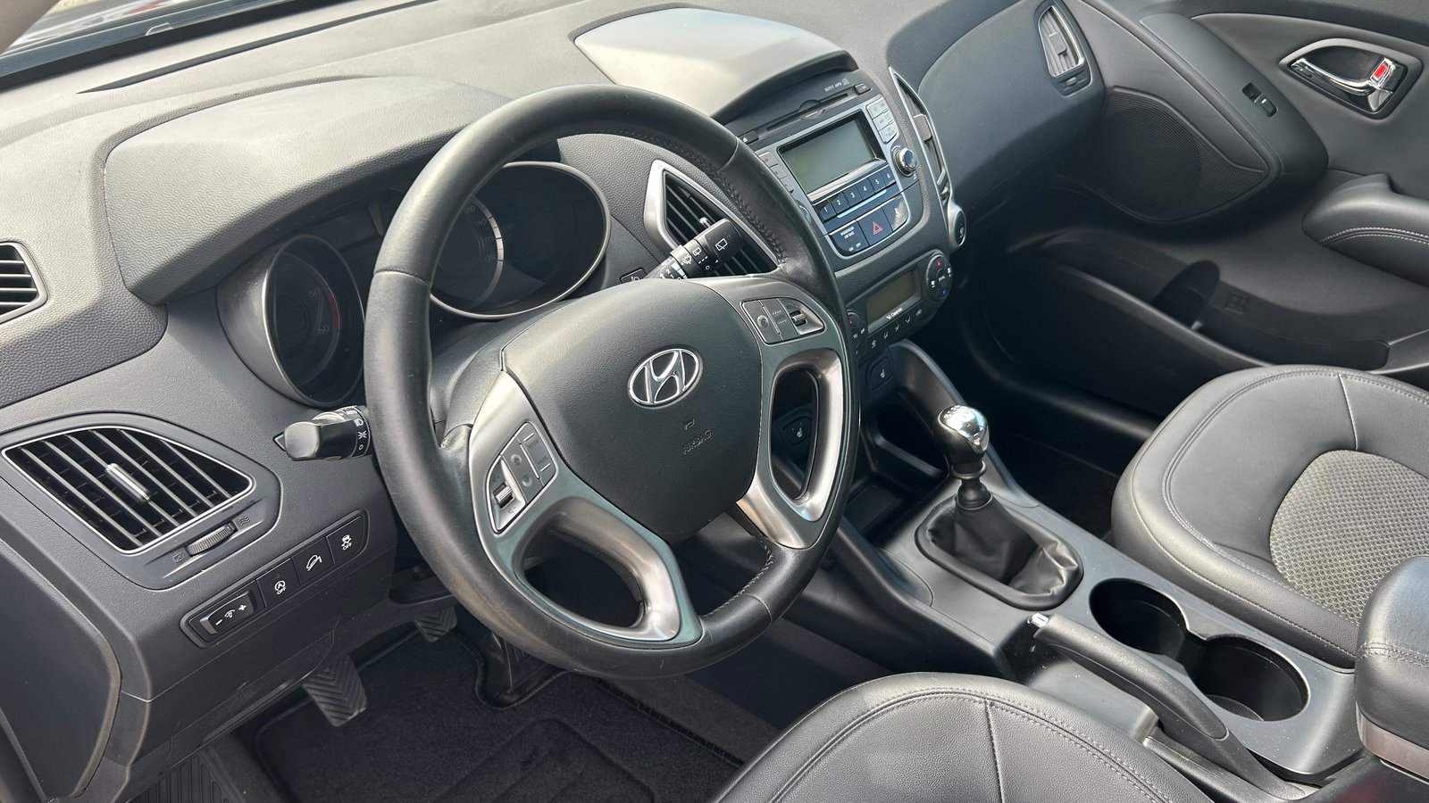HYUNDAI iX 35 1.7 CRDi Style 2WD, Diesel, Second hand / Used, Manual - 2