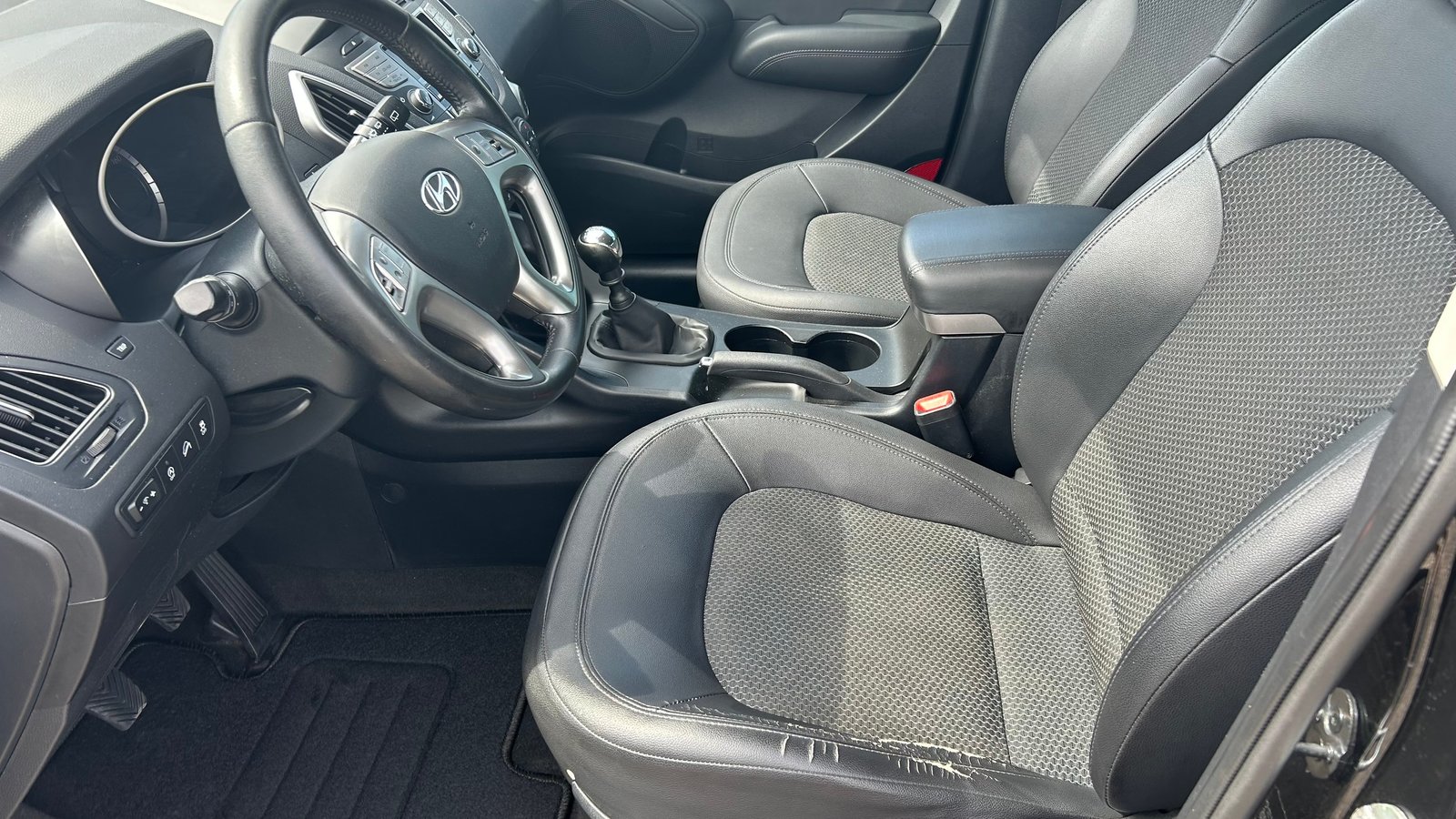 HYUNDAI iX 35 1.7 CRDi Style 2WD, Diesel, Second hand / Used, Manual - 3