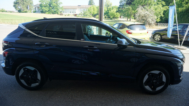 HYUNDAI Kona EV 65.4 kWh Amplia, Ex-demonstrator, Automatic - 4