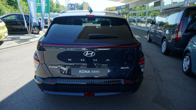 HYUNDAI Kona EV 65.4 kWh Amplia, Ex-demonstrator, Automatic - 6