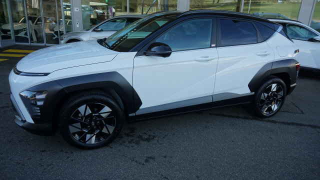 HYUNDAI Kona 1.6 HEV Vertex, Ex-demonstrator, Automatic - 2