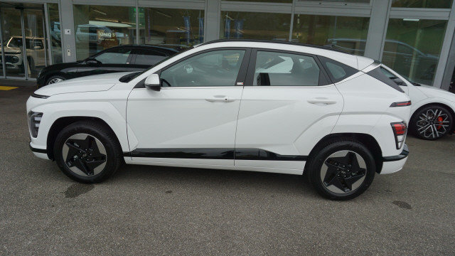 HYUNDAI Kona EV 65.4 kWh Origo, Ex-demonstrator, Automatic - 3