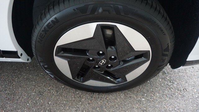 HYUNDAI Kona EV 65.4 kWh Origo, Ex-demonstrator, Automatic - 7
