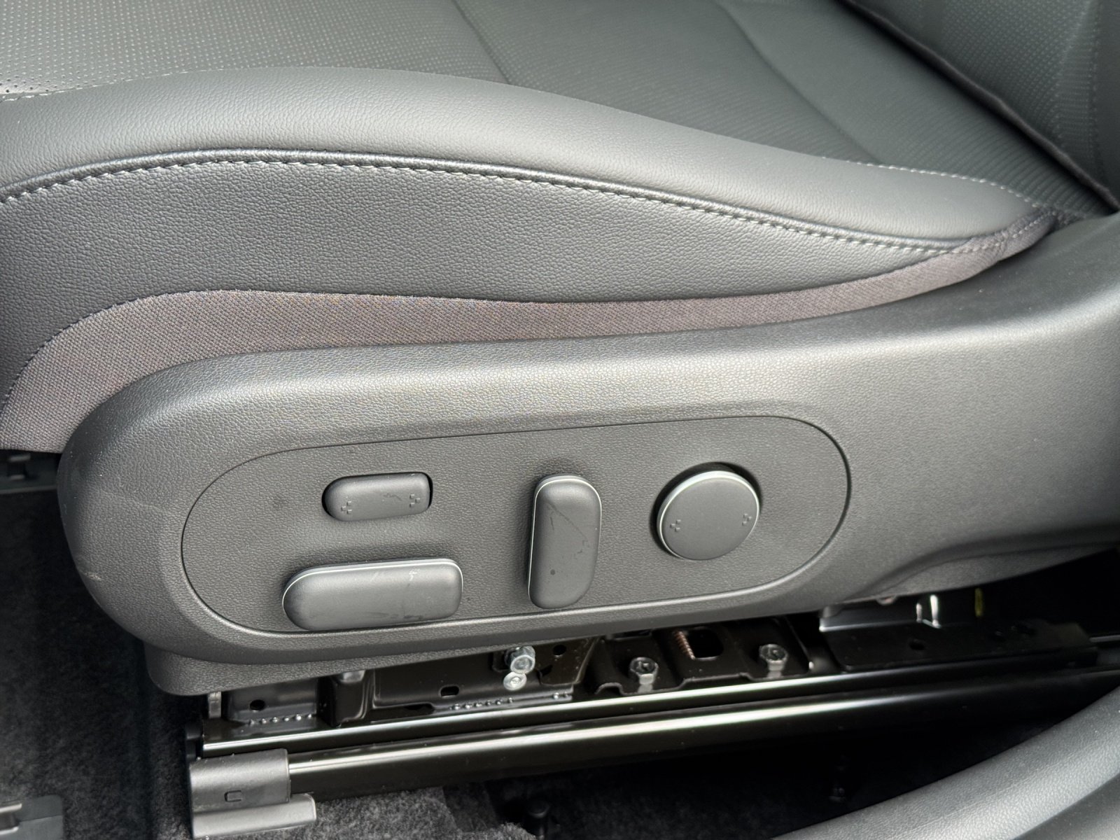 HYUNDAI Kona 1.6 GDi Hybrid Vertex Swiss Edition MY27, Full-Hybrid Petrol/Electric, New car, Automatic - 6