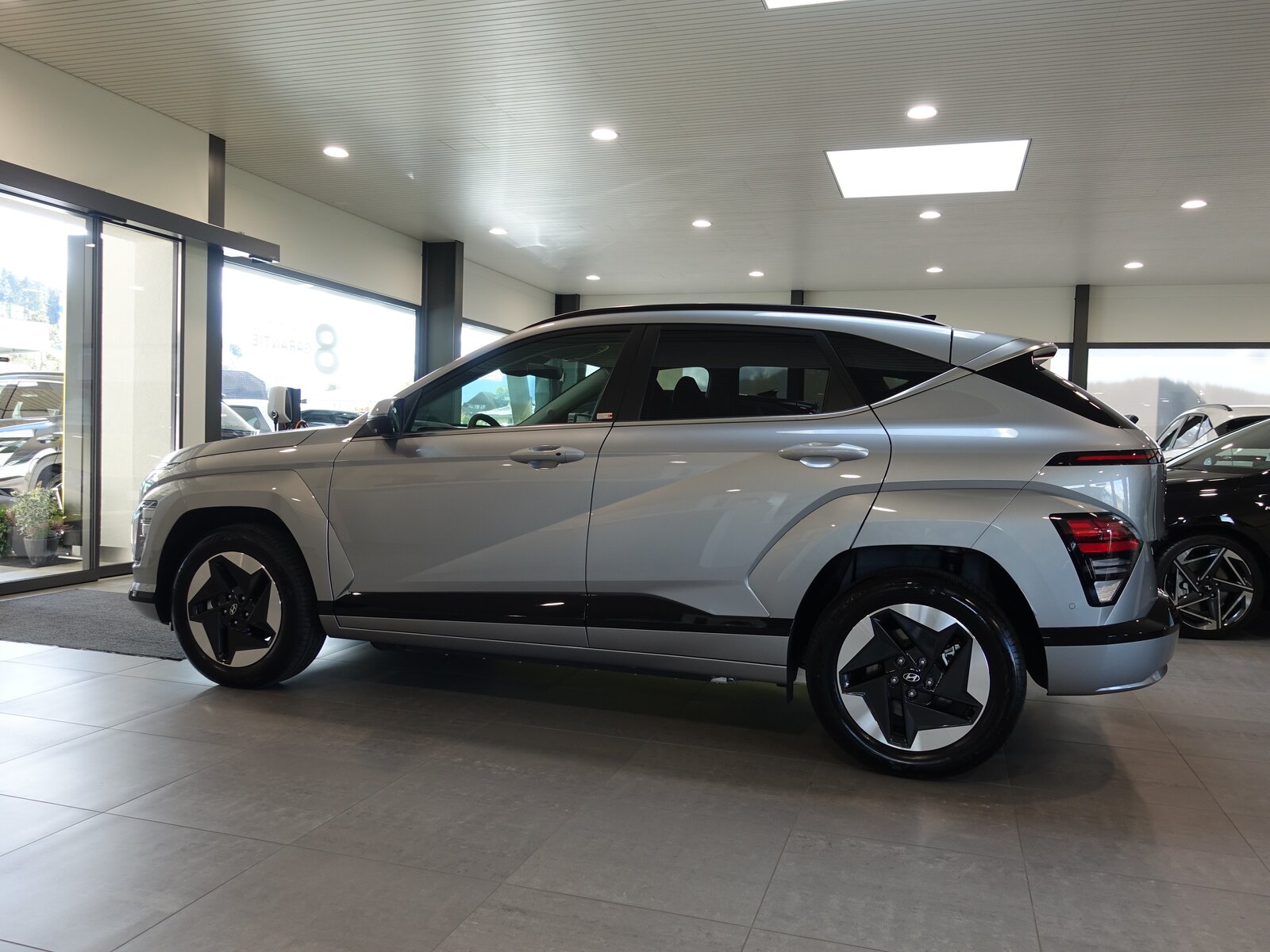 HYUNDAI Kona EV 65.4 kWh Amplia inkl. 4 Aluwinterräder, Elektro, Neuwagen, Automatik - 2