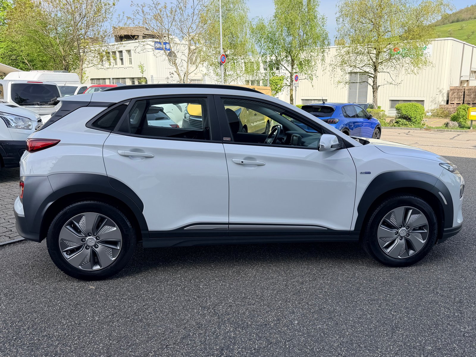 HYUNDAI Kona EV Amplia, Electric, Second hand / Used, Automatic - 2